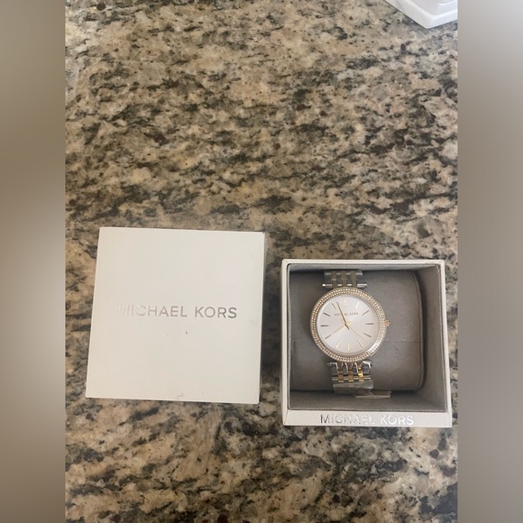 Michael Kors Women's Darci Pavé Stainless Steel Bracelet Watch 39mm MK3215 - Picture 4 of 5